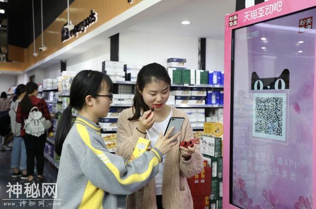 全国首家！成都开出天猫校园店，逛一天都不累，全是黑科技！-3.jpg