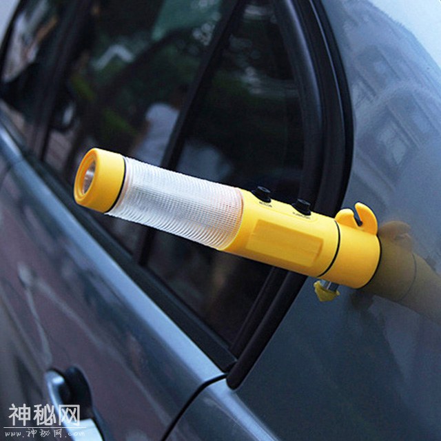 别傻傻再装导航仪，落伍！新一代黑科技的车载用品，功能超牛掰-17.jpg