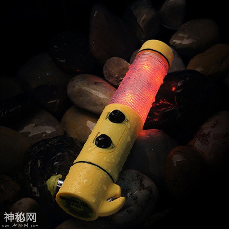 别傻傻再装导航仪，落伍！新一代黑科技的车载用品，功能超牛掰-18.jpg