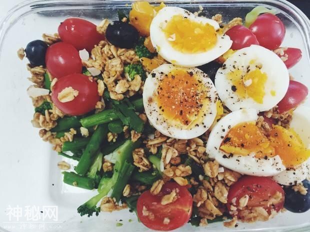 轻食养生走俏，竟然留下吃草？-2.jpg