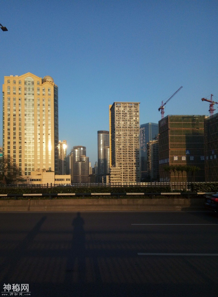 图虫人文摄影：手机-1.jpg