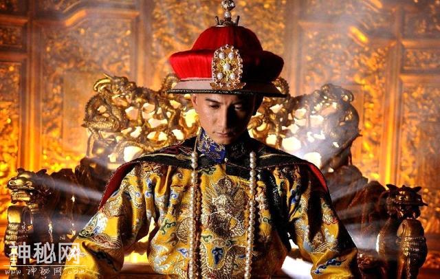 雍正凭什么能够击败其他八个兄弟夺得皇位？这个人是关键-1.jpg