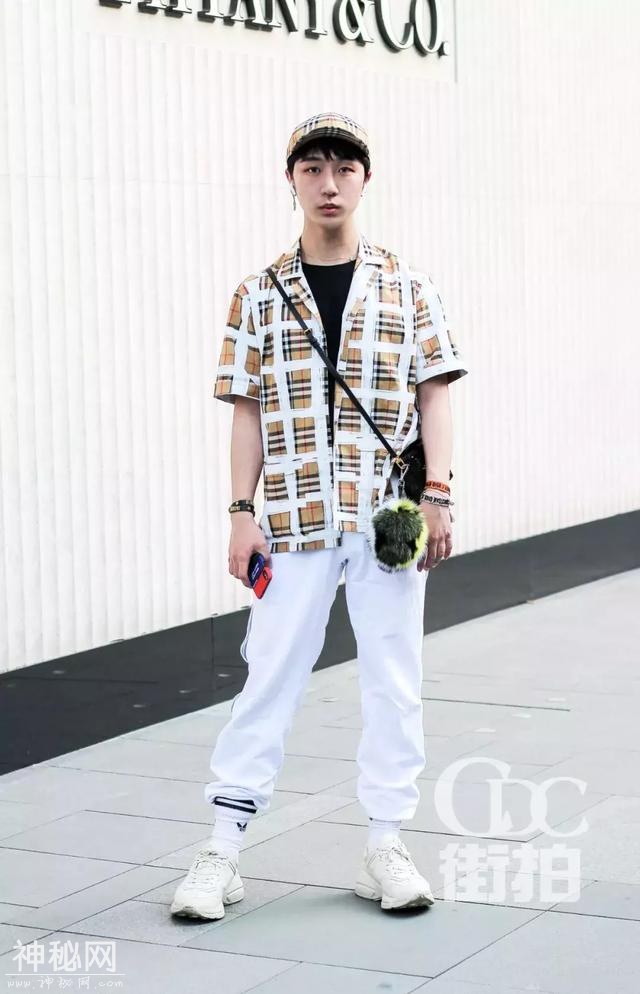 「成都街拍」与春光比美！成都太古里的靓丽春装大盘点-5.jpg
