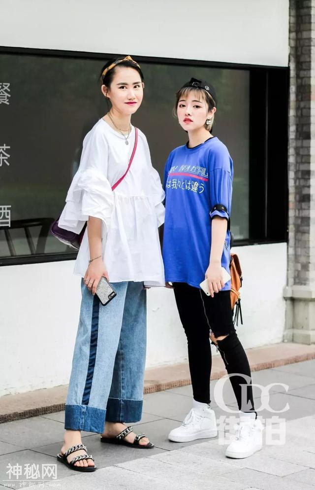 「成都街拍」与春光比美！成都太古里的靓丽春装大盘点-12.jpg