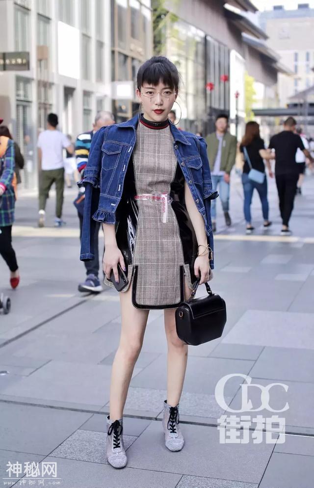 「成都街拍」与春光比美！成都太古里的靓丽春装大盘点-10.jpg
