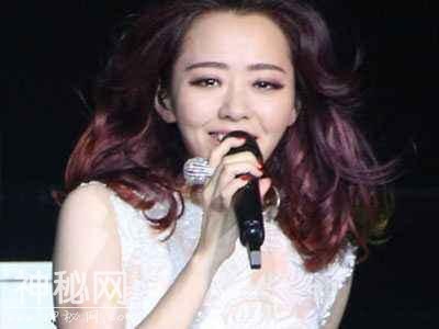 为何张靓颖会喜欢大她十八岁的冯柯-4.jpg