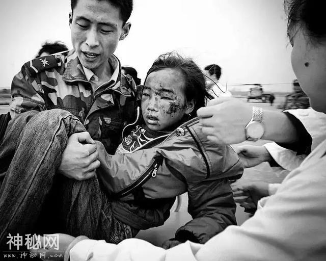 纪念汶川大地震：当最残酷的地震来临时，你会怎么面对？-3.jpg