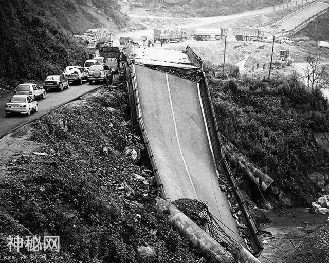 纪念汶川大地震：当最残酷的地震来临时，你会怎么面对？-2.jpg