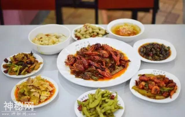 宿舍晚报|高校食堂推出2元烤扇贝，还有麻辣小龙虾……-2.jpg