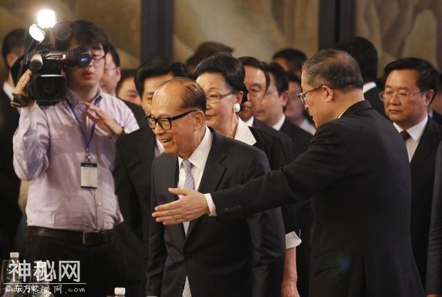 李嘉诚讲：2018是穷人创业的好机会抓住两大行业将有一大批人暴富-5.jpg