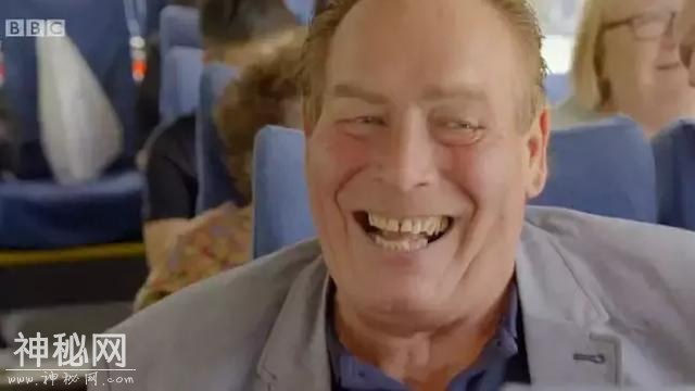 BBC的镜头下，中国最适合养老的城市里，老年生活让人羡慕-5.jpg