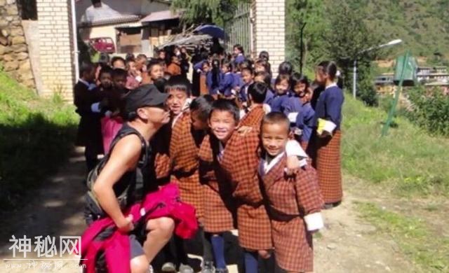 无烟国家的特色风俗雷人眼球，带你走进不丹奇妙王国-3.jpg