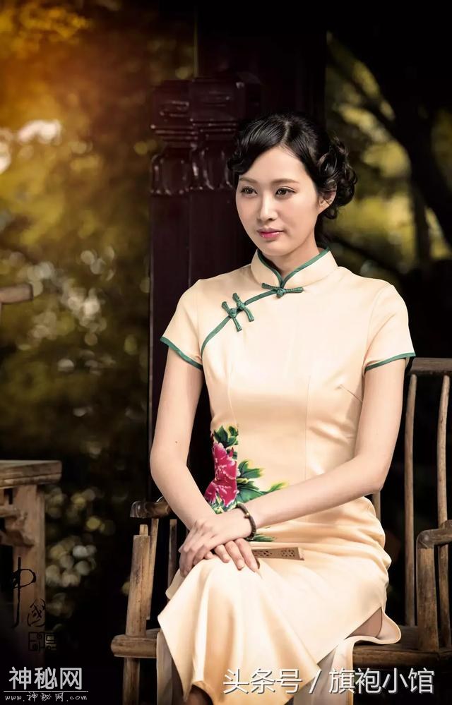 穿旗袍怎么走、 怎么坐 、 怎么站？-1.jpg