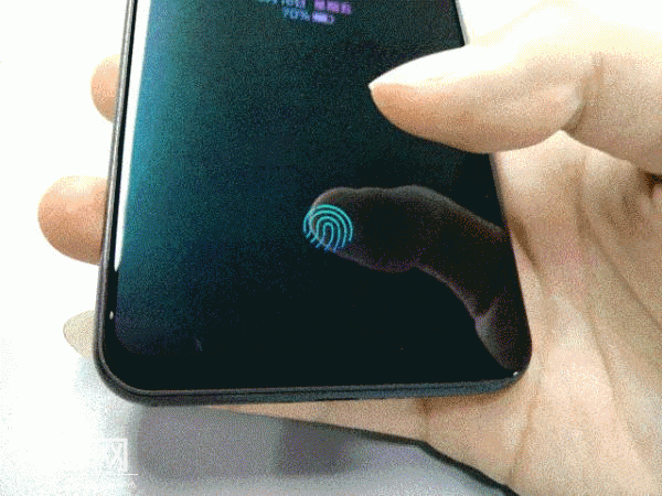 科技感爆棚！这些手机“黑科技”让人惊艳-8.jpg