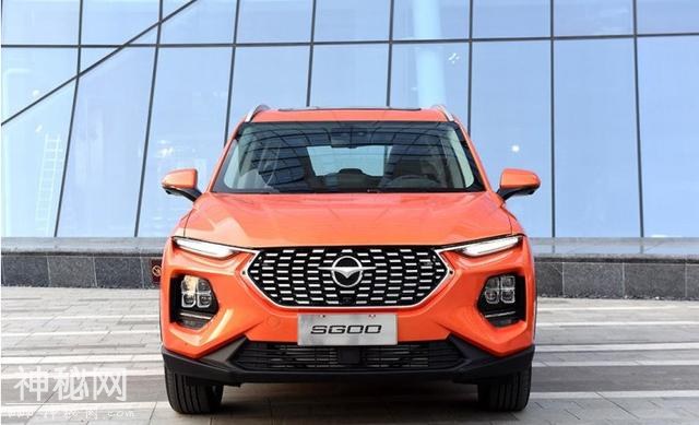 国产又推旗舰型SUV，外观像外星人，极具科幻感，仅售8万-1.jpg
