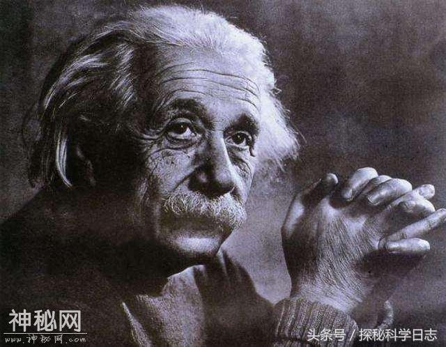 爱因斯坦为啥死前烧掉研究成果?或许只有外星人知道他发现了什么-1.jpg