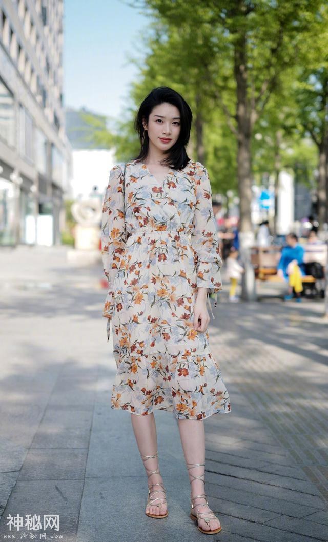 杭州街拍搭配参考 | 为什么好看的永远都是别人家地方的小姐姐-2.jpg