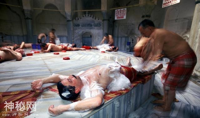 全球女性奇葩风俗盘点，你能接受第几个？-4.jpg