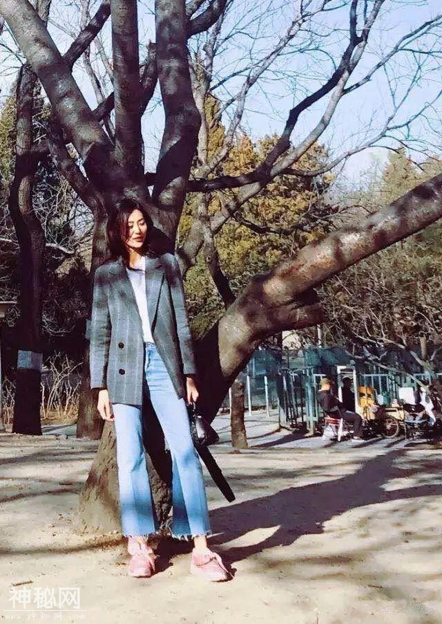 难道是老了吗？为什么开始抛弃小白鞋爱上小粉鞋了？-3.jpg