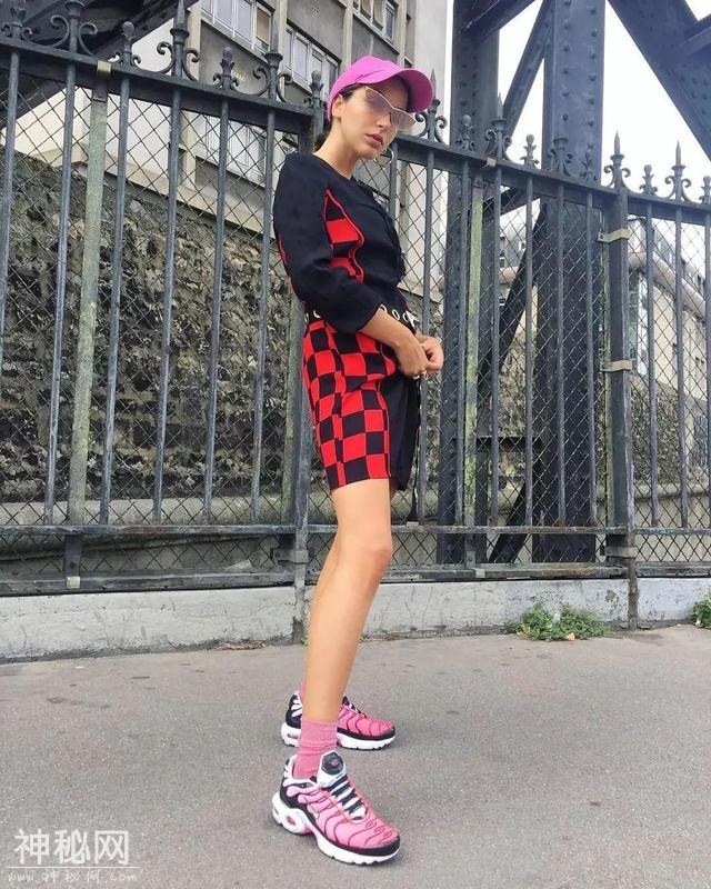 难道是老了吗？为什么开始抛弃小白鞋爱上小粉鞋了？-12.jpg