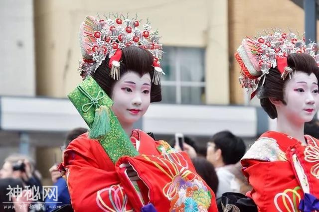 东京浅草举行“花魁”游行，再现江户时代花街风俗-3.jpg