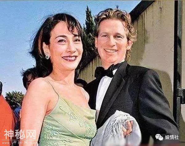 大太得怪病儿女丧命，三太四太争家产二太成赢家，这才叫豪门斗争-25.jpg