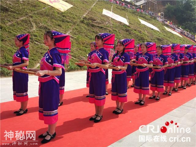 河池大化县：“三月三”民俗歌舞“献祭”红水河-2.jpg