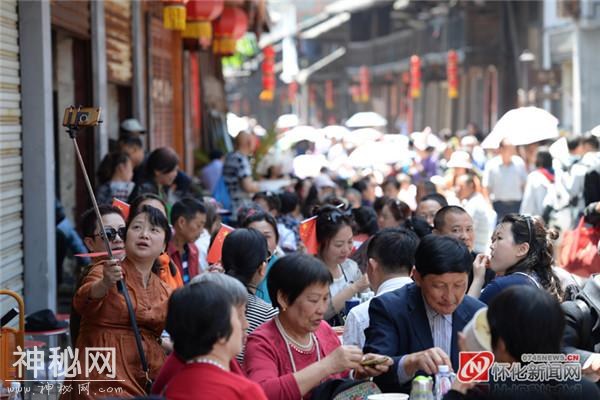 洪江市黔阳古城“三月三”民俗文化“燃”爆全城-1.jpg
