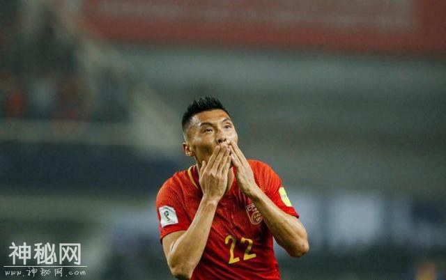 够狠！一场4-1后让2亿引援打水漂，30岁锋霸一绝技让全中超羡慕-2.jpg