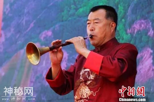 甘肃庆阳民众“回归传统”：从烧香祈福到品味民俗-4.jpg