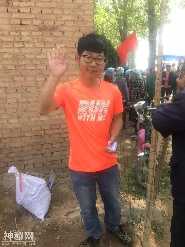 山东菏泽青丘考古队向村民开放考古现场！讲解出土文物！-9.jpg