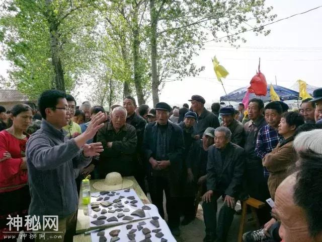 山东菏泽青丘考古队向村民开放考古现场！讲解出土文物！-8.jpg