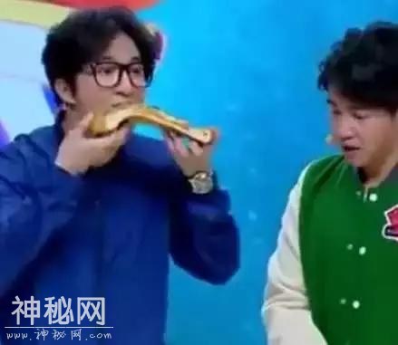 薛之谦教你如何偷偷吃东西不被别人发现！-5.jpg