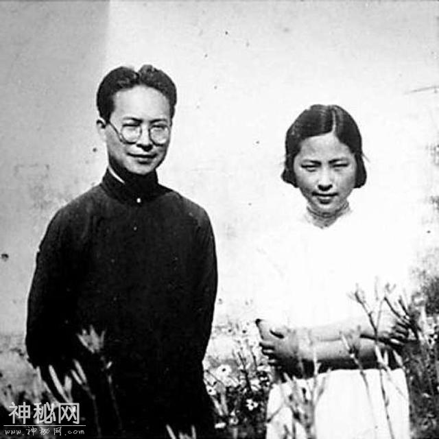 从名作家到文物史专家，论彻底转型，谁比得过沈从文？-2.jpg