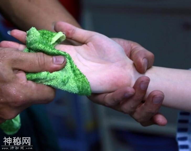 独生女不幸患上绝症，6年间花光父母所有积蓄，母亲每天以泪洗面-7.jpg