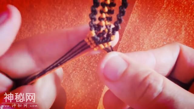编织DIY，教你学会如何编织精美的魔术眼手链，非常炫酷！-9.jpg