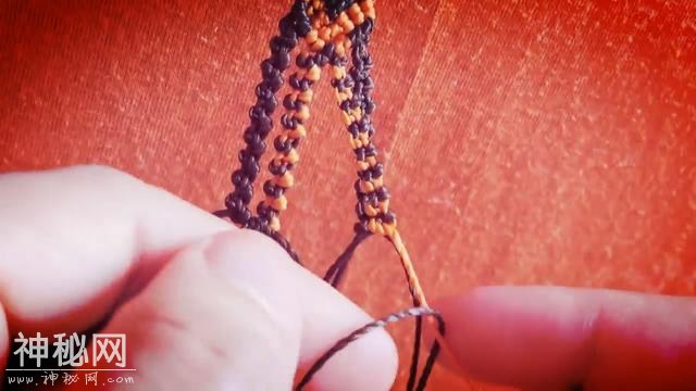编织DIY，教你学会如何编织精美的魔术眼手链，非常炫酷！-7.jpg