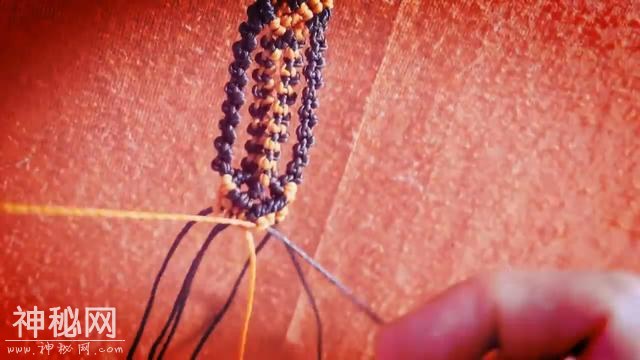 编织DIY，教你学会如何编织精美的魔术眼手链，非常炫酷！-8.jpg