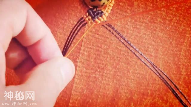 编织DIY，教你学会如何编织精美的魔术眼手链，非常炫酷！-6.jpg