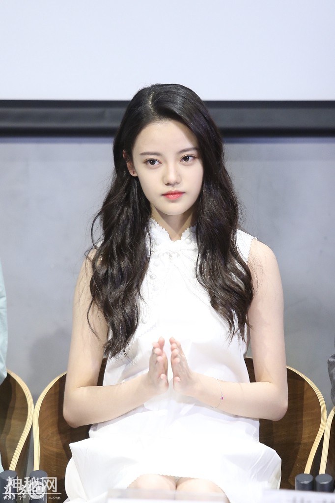 00后女歌手、演员孙珍妮出席“科幻IP影视化方向与挑战”活动论坛-7.jpg