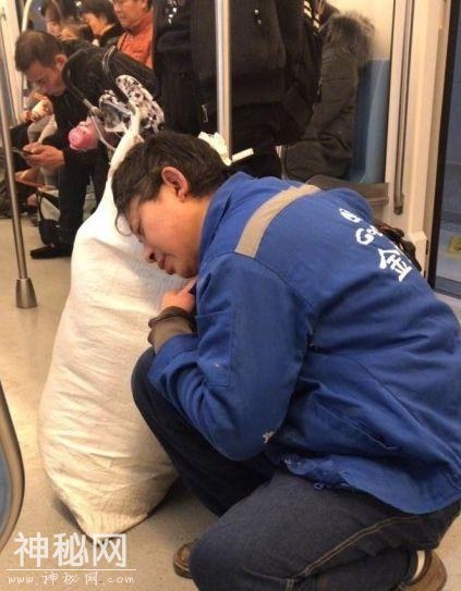 你们身上都是细菌！农民工坐地铁被骂“不像人”-10.jpg