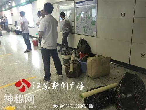 你们身上都是细菌！农民工坐地铁被骂“不像人”-9.jpg