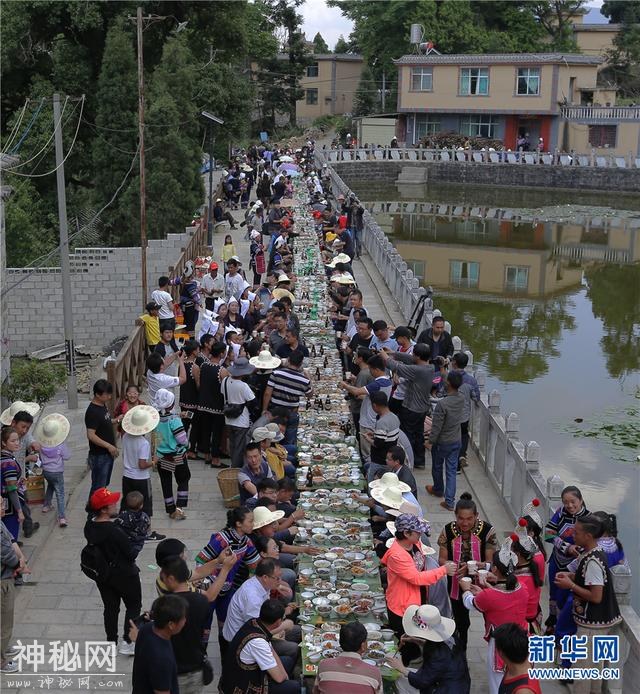 云南红河县2018年“开秧门”大型民俗展演活动举行-5.jpg