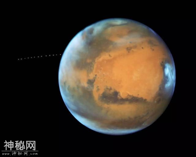 哈勃无意间在火星身边拍到“不明飞行物”-2.jpg