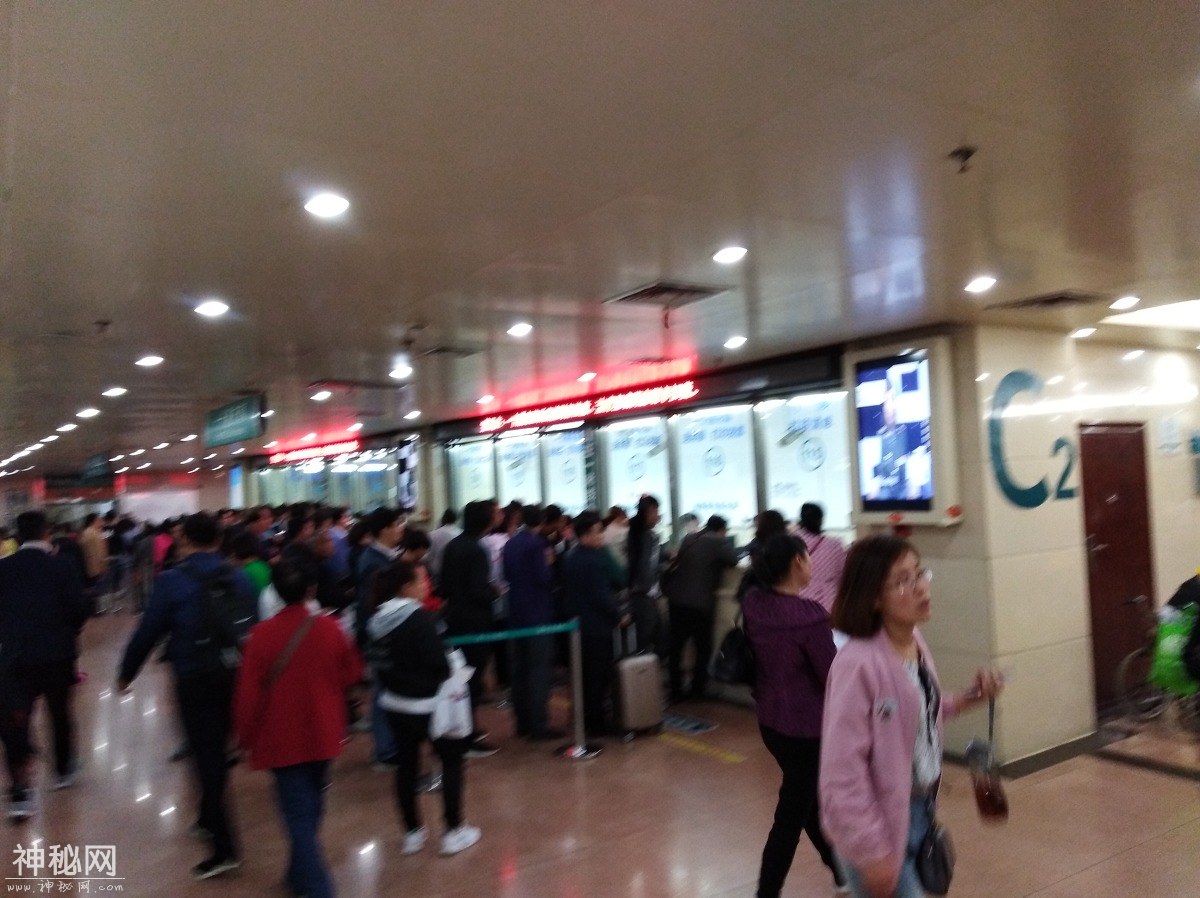 图虫人文摄影：五一节前西京医院人满为患-8.jpg