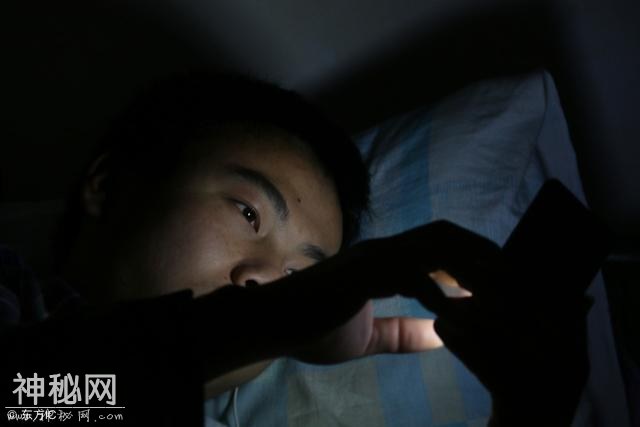 长期熬夜，会给身体造成4大危害，要熬夜别忘了做这3个措施补救-1.jpg