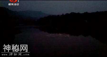 四川达州疑现水怪 水怪图片曝光-1.jpg
