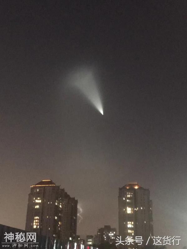 昨夜太原，北京，山西、河北多地上空出现“ufo”？-1.jpg