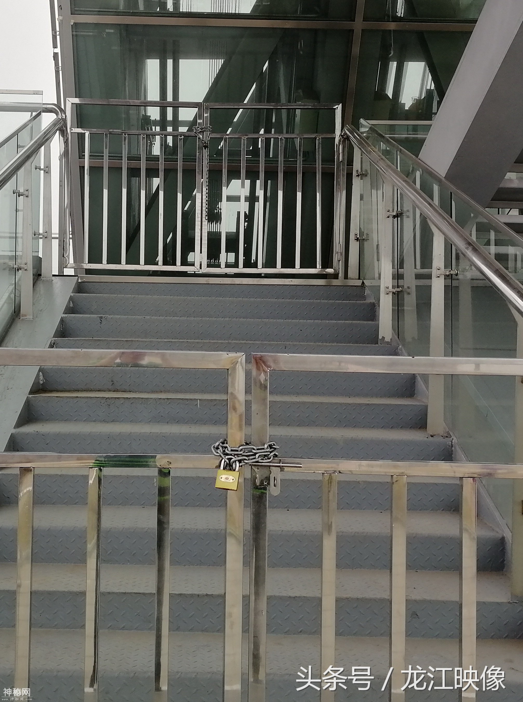 造型科幻的江北湿地观景平台，别成了摆设，市民盼其早日投用-3.jpg