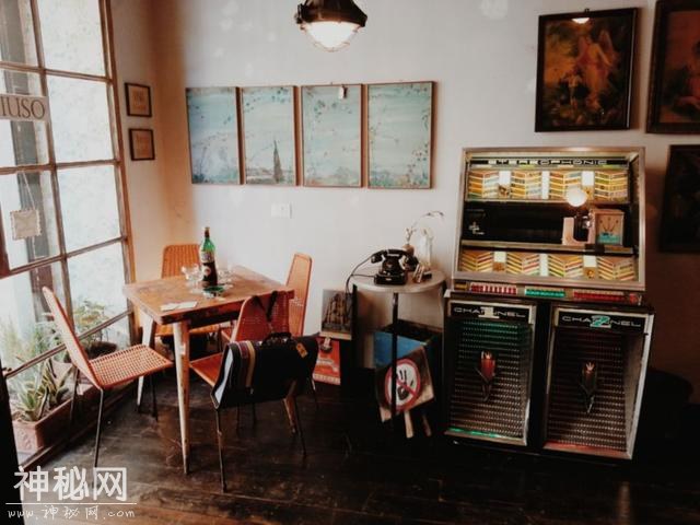 细数时代记忆的古董文物店-20.jpg